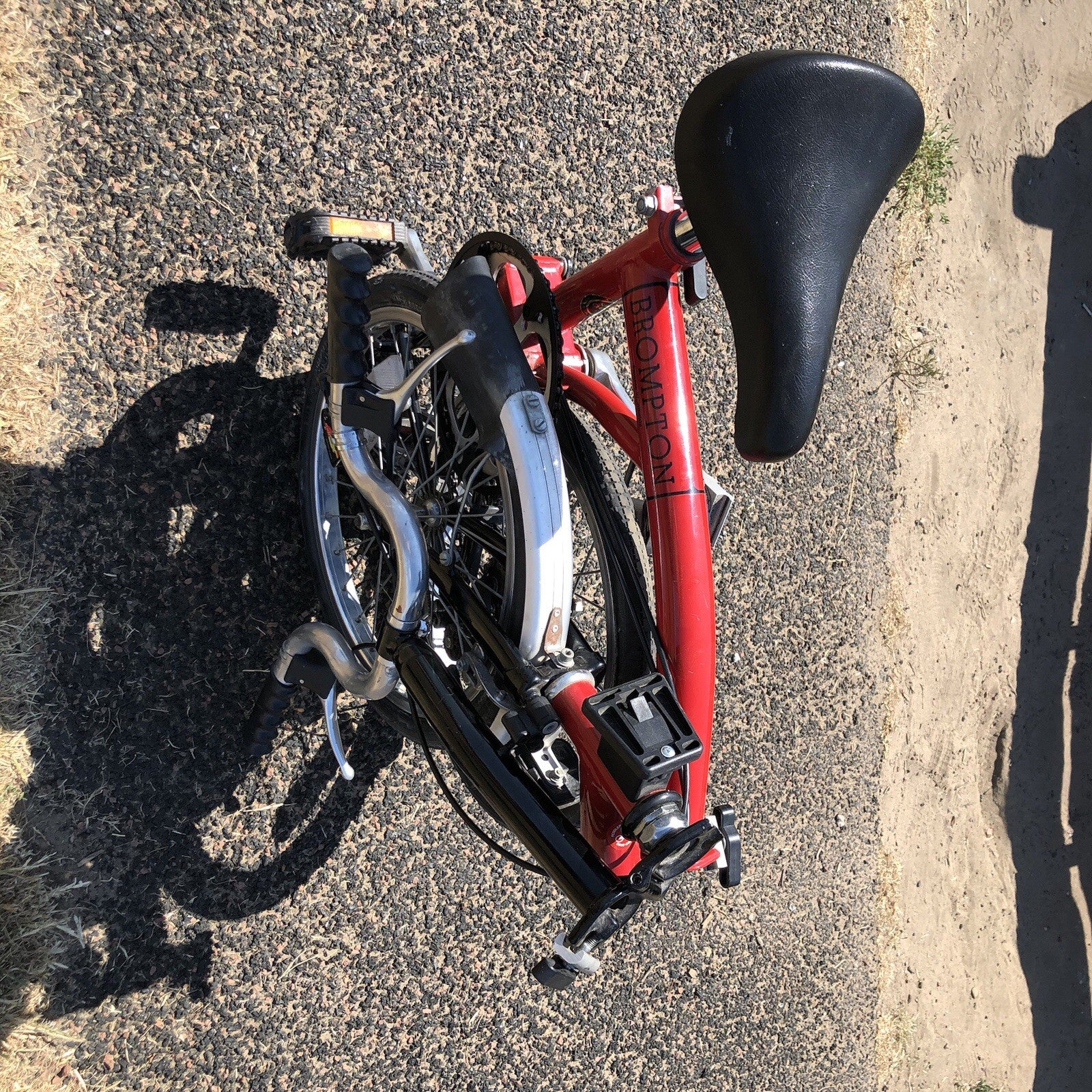 Brompton Folding Bike 3 speed in great Condition, Striking Red colour.