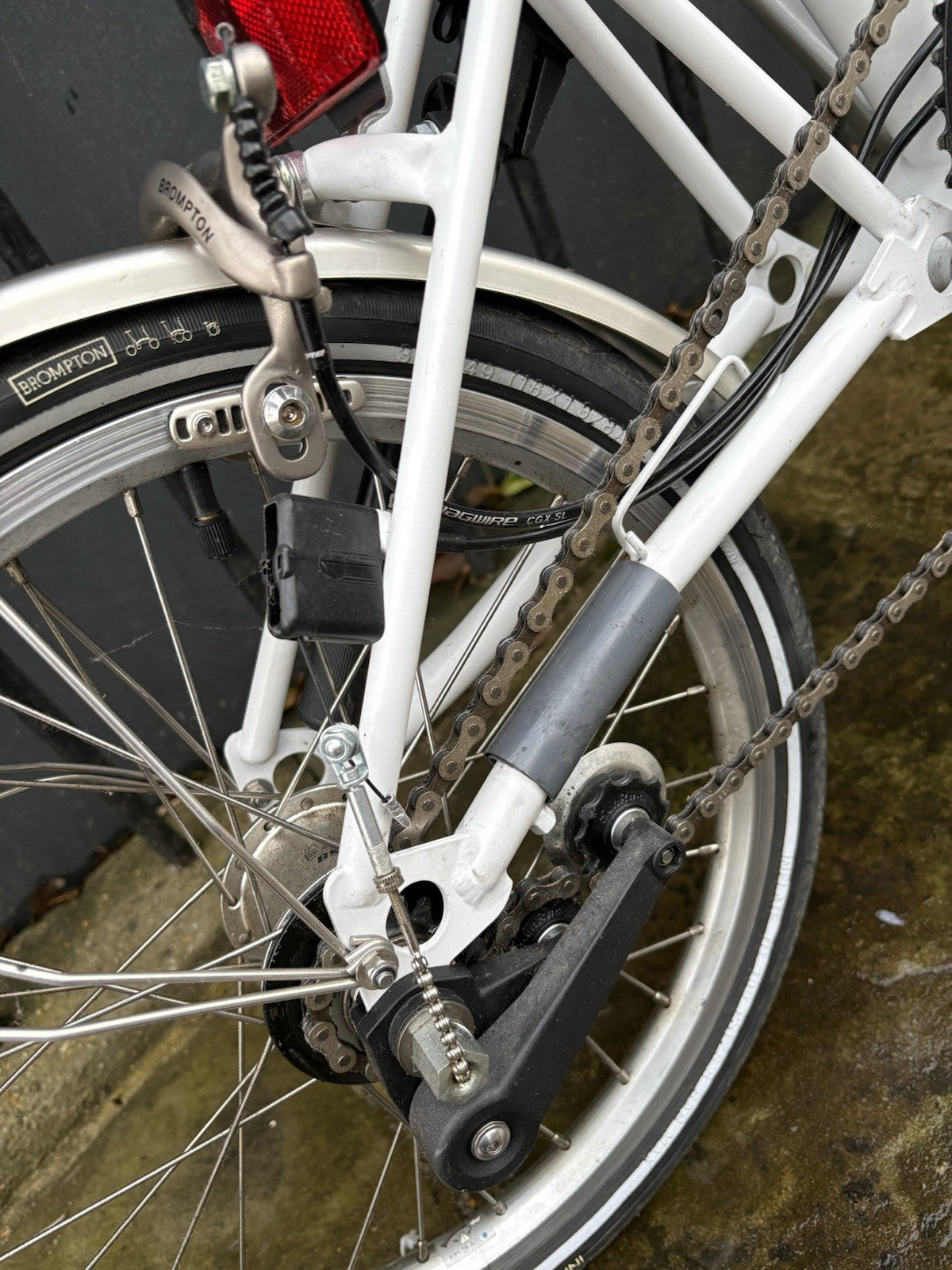 Brompton H3L 2013 White H Bars 3-Speed + ABUS Granit 53 Quad Lock Pumps Bag