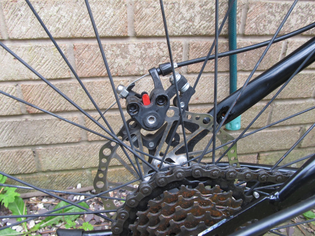 BIKE - FOLDING BIKE - 26" WHEELS, DISC BRAKES - UNISEX - EXCELLENT CONDITION