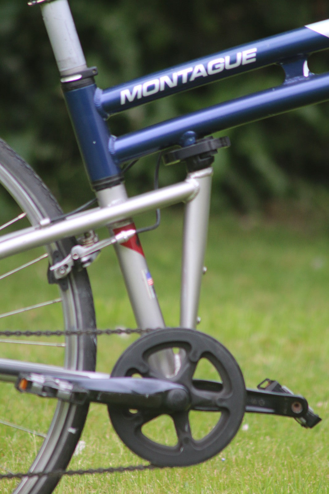 MONTAGUE TOWN,FOLDING 7 SPEED CITY BICYCLE.