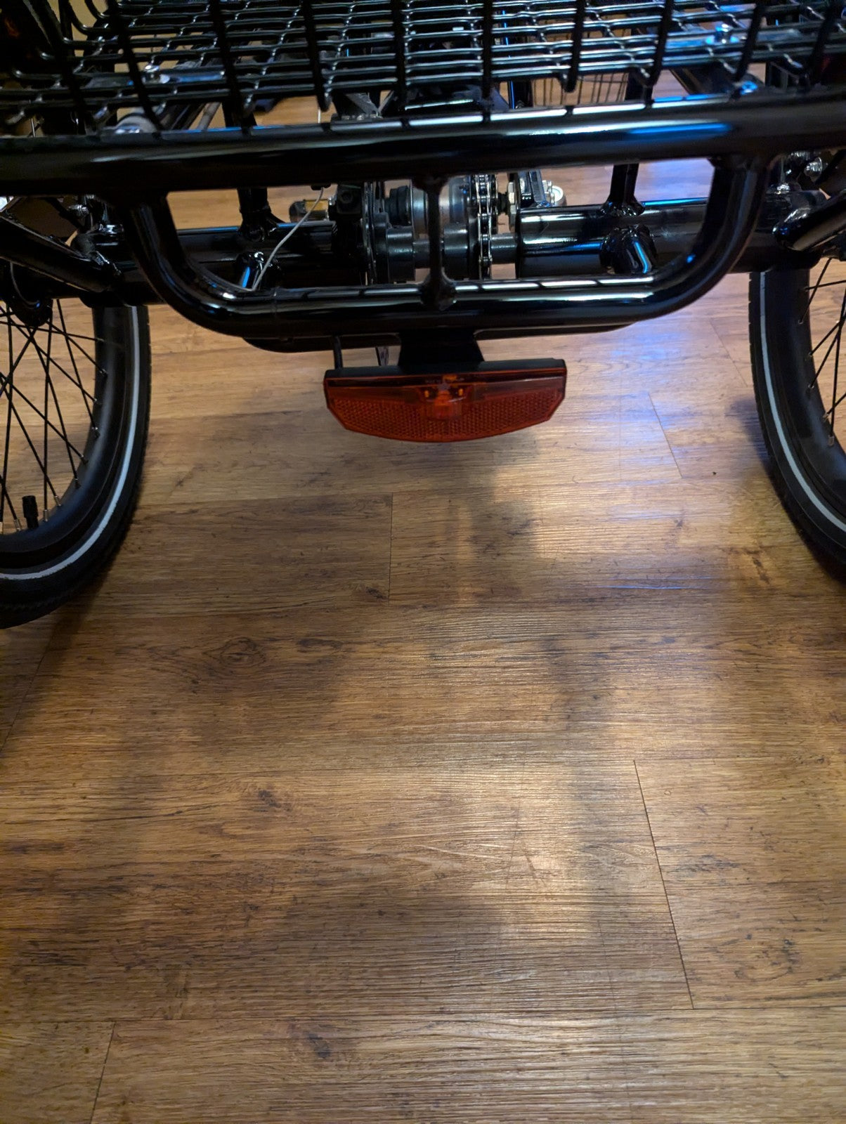 Jorvik Elite Jet E-20 Folding Trike with 20-inch Wheels