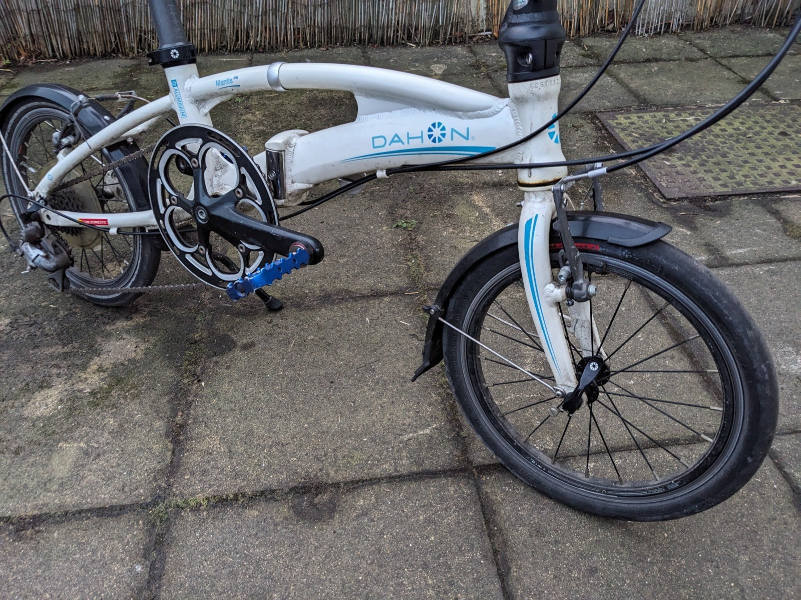 Dahon Mantis P8 Folding Bike