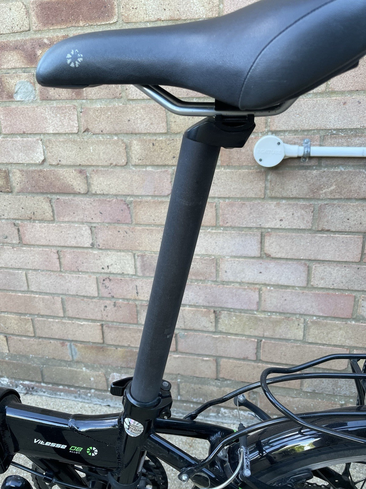 Dahon Vitesse D8 Folding Bike