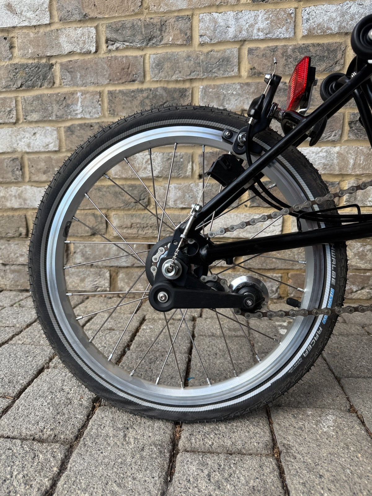 Brompton A Line - White & Black - Mint Super A+ Condition - Worldwide Shipping