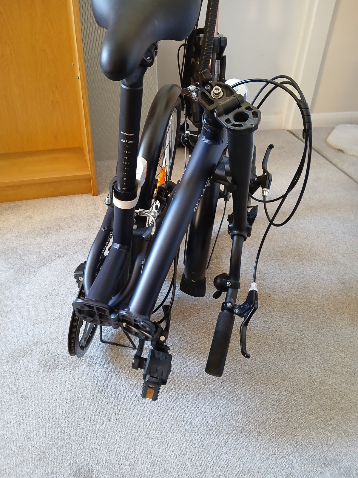 BTWIN Folding Bike 20-inch Blue (storm purple) hardly used, less than 10 miles