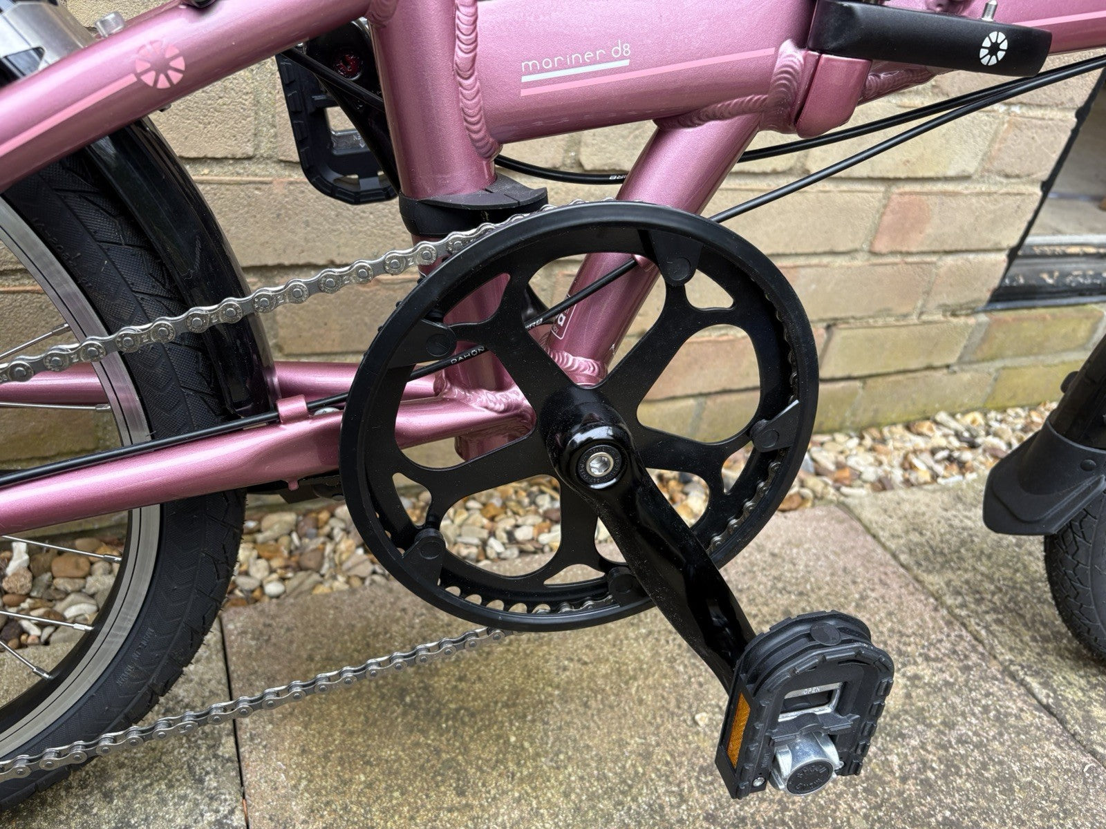Dahon Mariner D8  8-Speed Folding Bike Pink