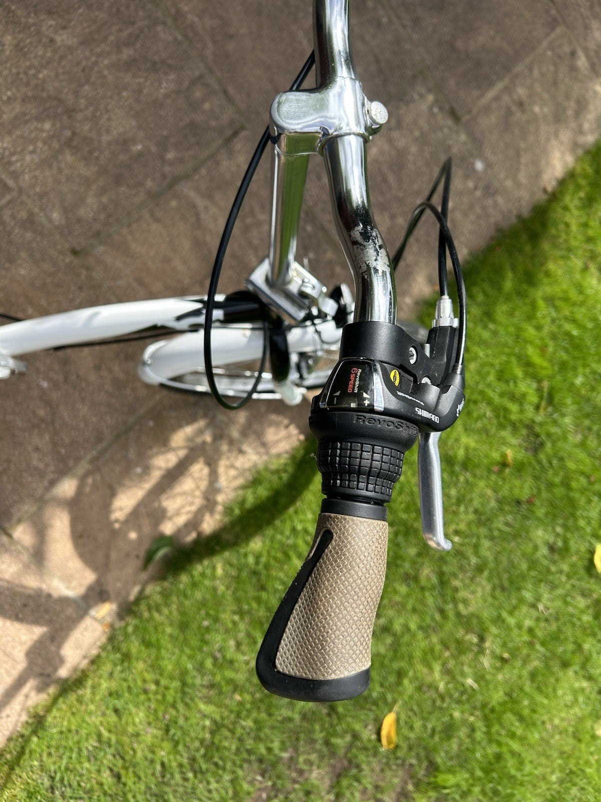 Compass ‘Northern’Folding Bike 20in 6-Speed White/Black Rack Mudguards Kickstand