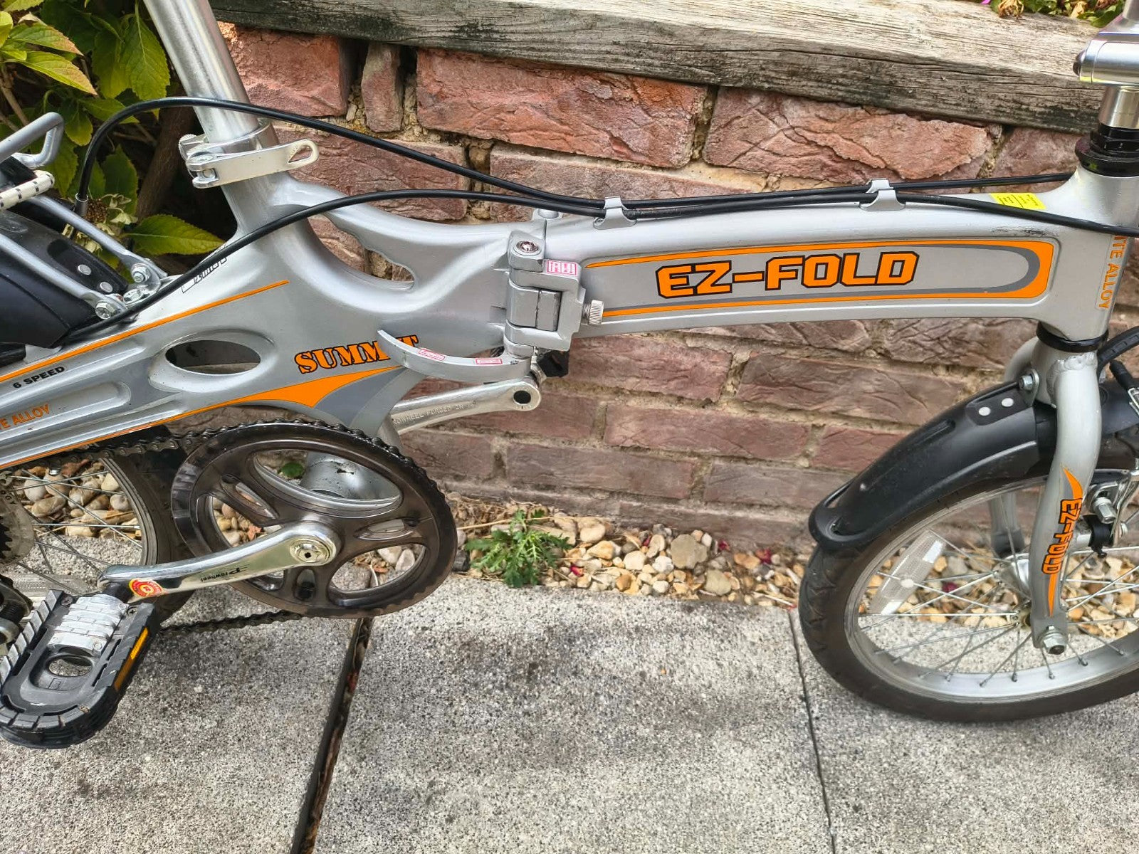 Summit ez-fold folding bike 16" wheels