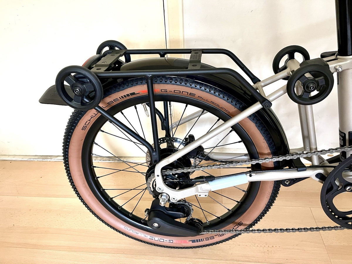 Brompton G Line Medium Folding Bike 8-Speed, Traildust White w rack & mudguards