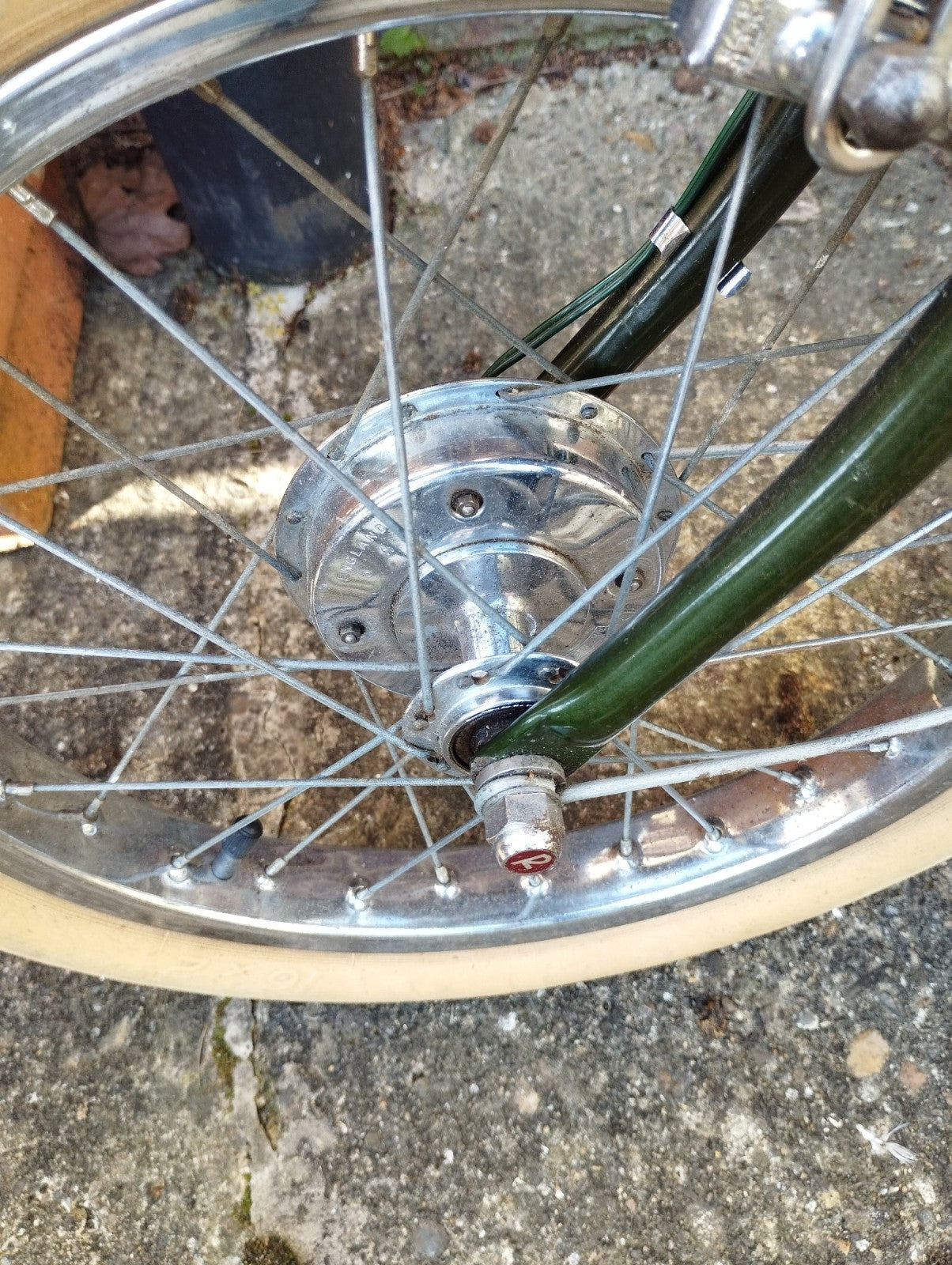 Raleigh RSW 16 retro vintage bicycle - Green - with working dynamo