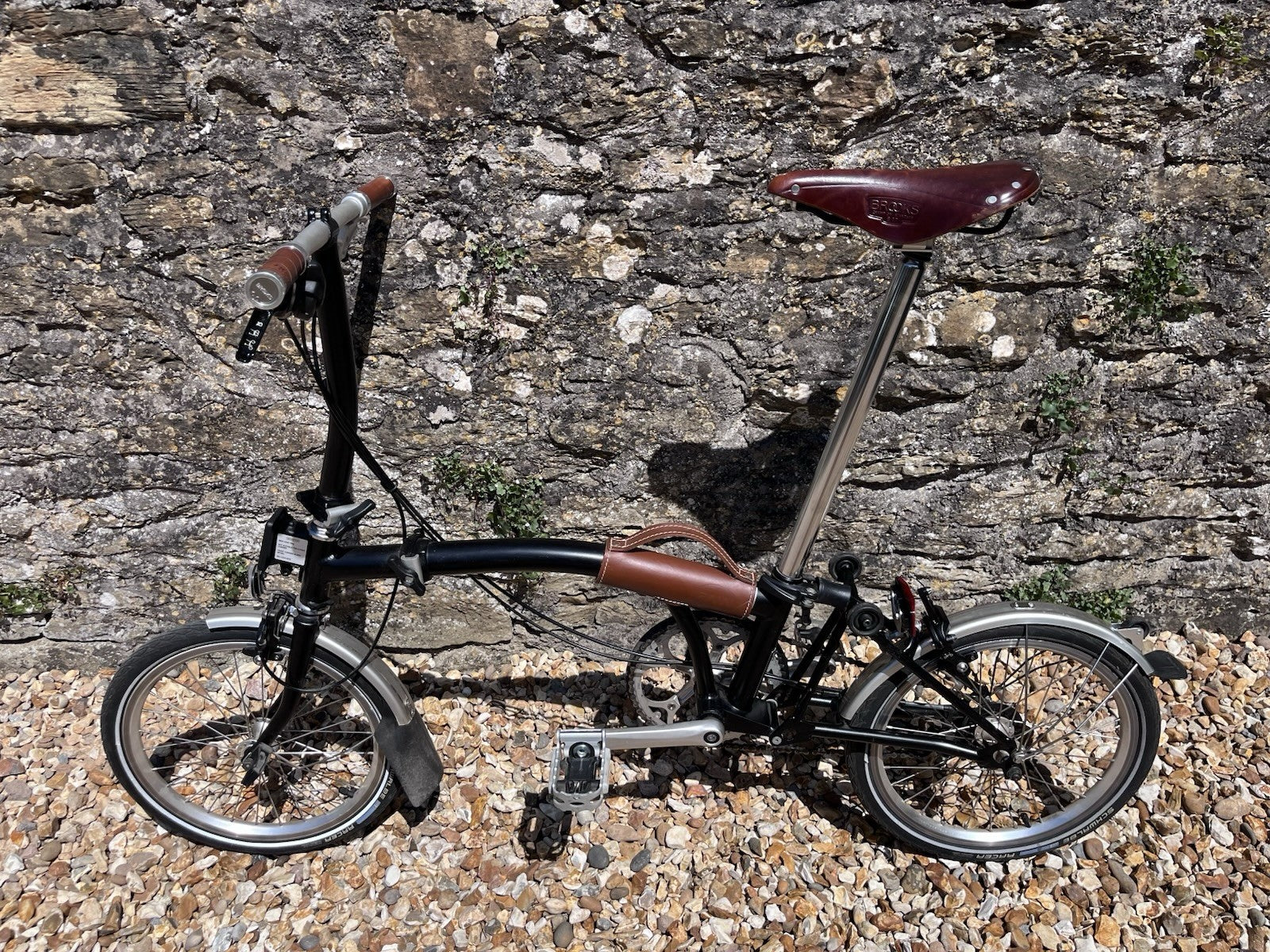 Brompton folding bike 2 Speed Brookes Saddle, Bar Grips & Leather Carry Strap