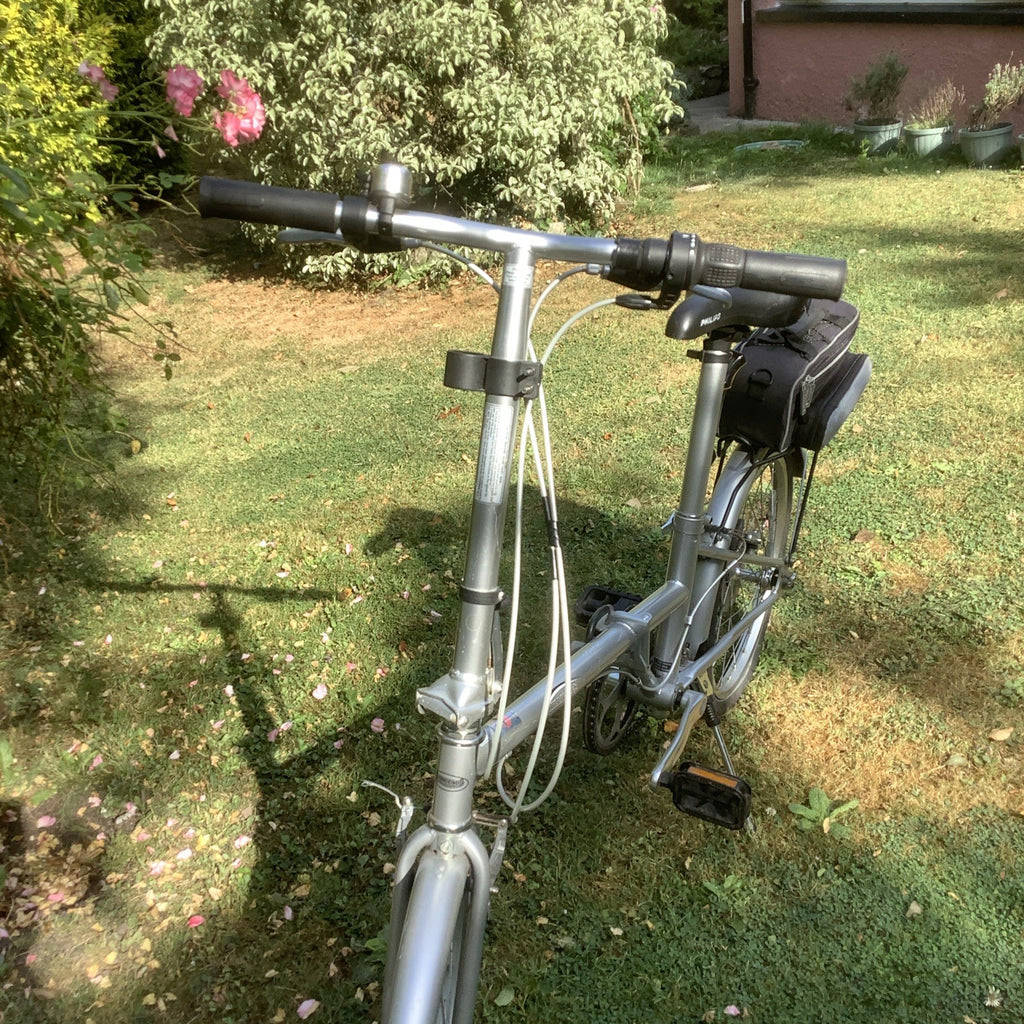Silver 20 in Folding Bike Derailleur Gears Rim Brakes Flat Bar Kickstand