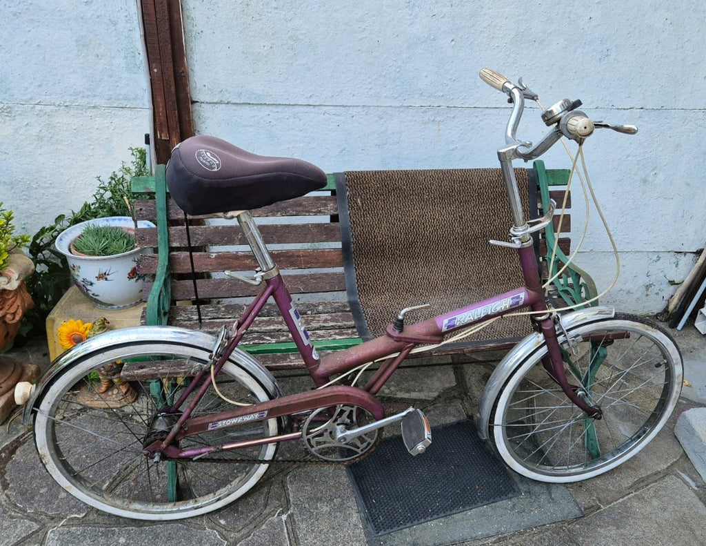 Joblot X4 Classic bikes, 3 Raleigh & 1 Globus. Foldable