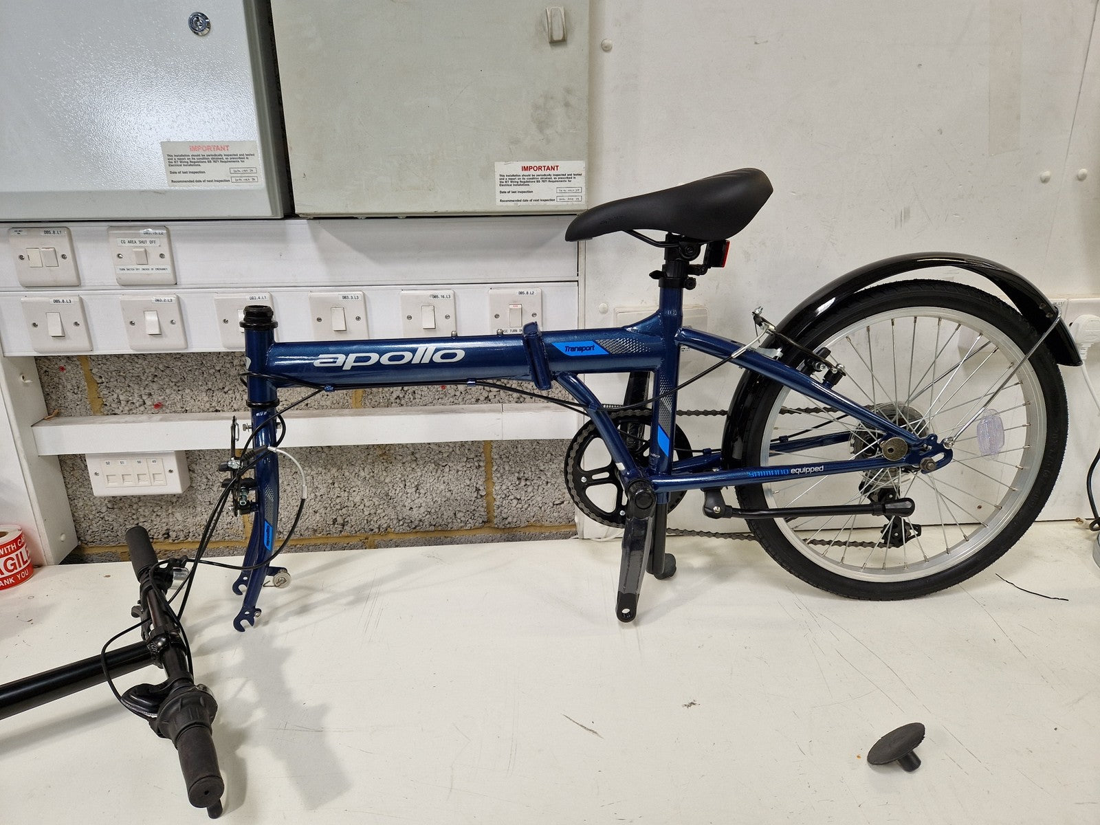 Apollo Transport Compact Folding 20" Wheels Steel Frame 6-Speed Bike - Navy A