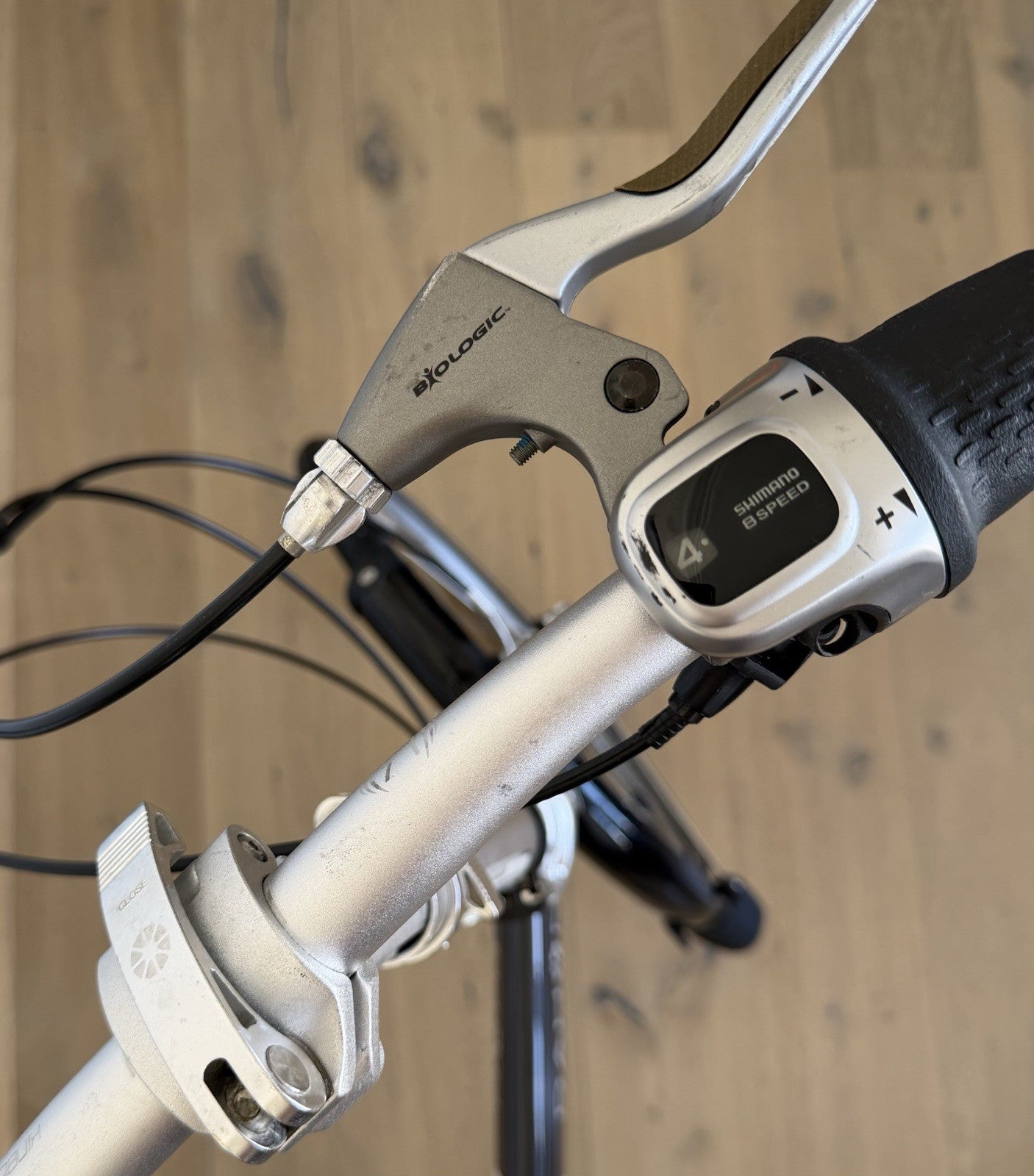 Dahon Mu XL Sport 8-Speed Folding Bike