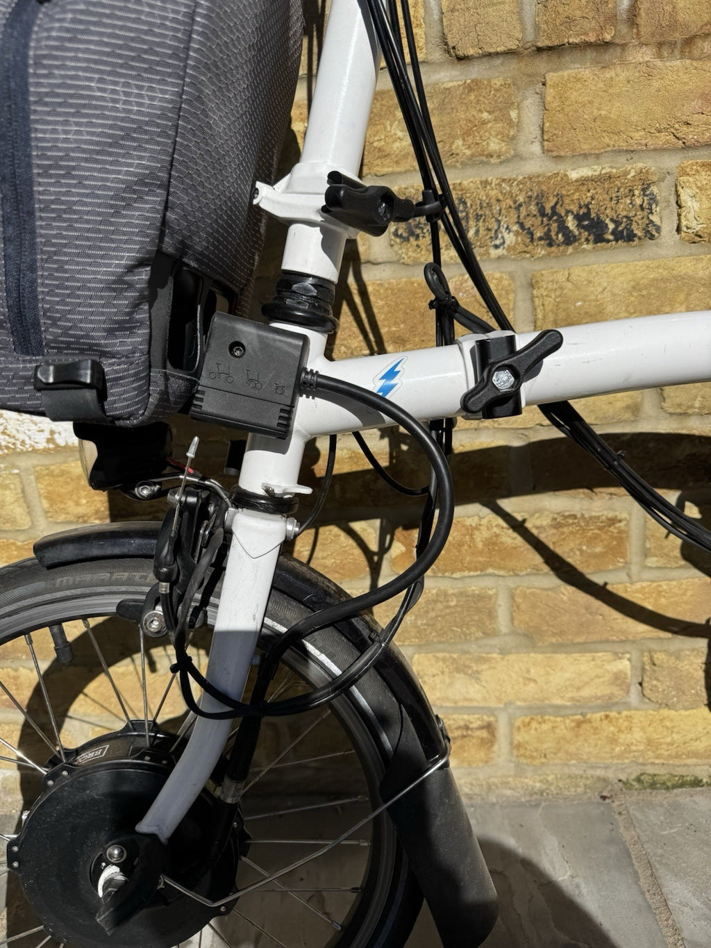 Brompton M6LE white with Bag - Used Condition - folding bike