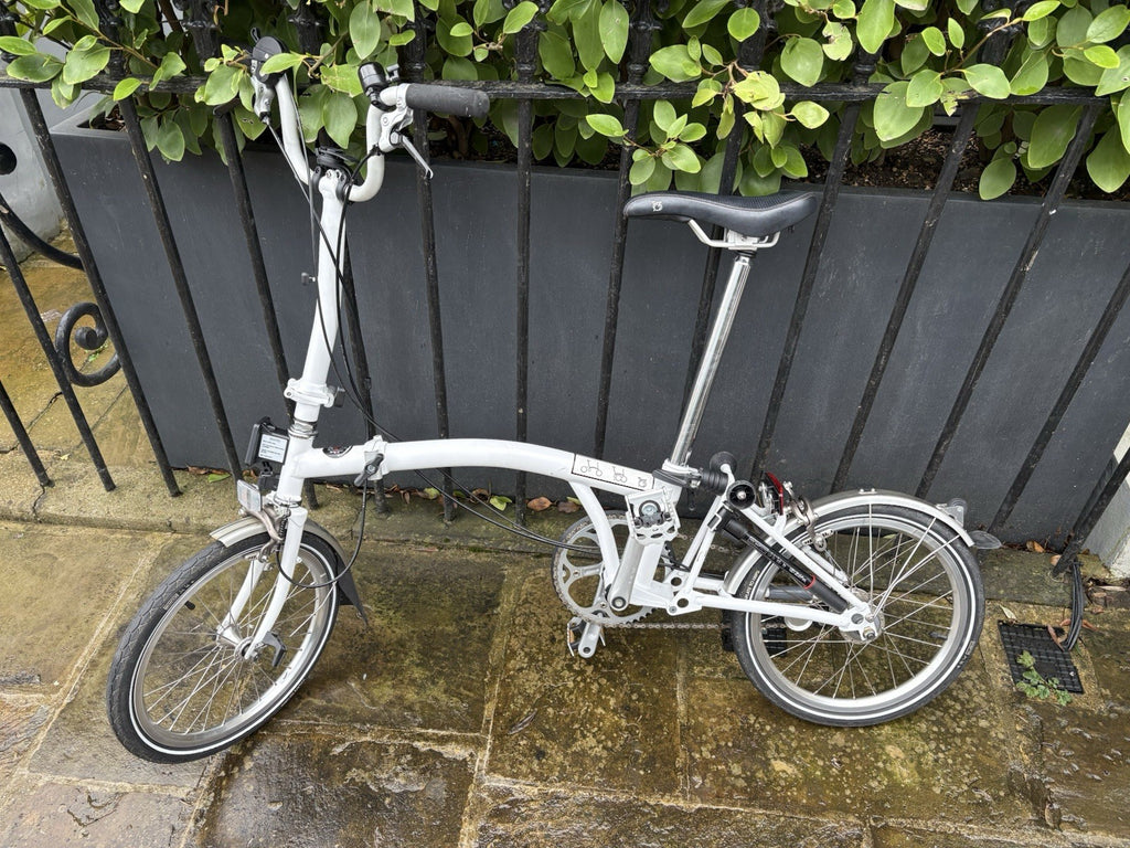 Brompton H3L 2013 White H Bars 3-Speed + ABUS Granit 53 Quad Lock Pumps Bag