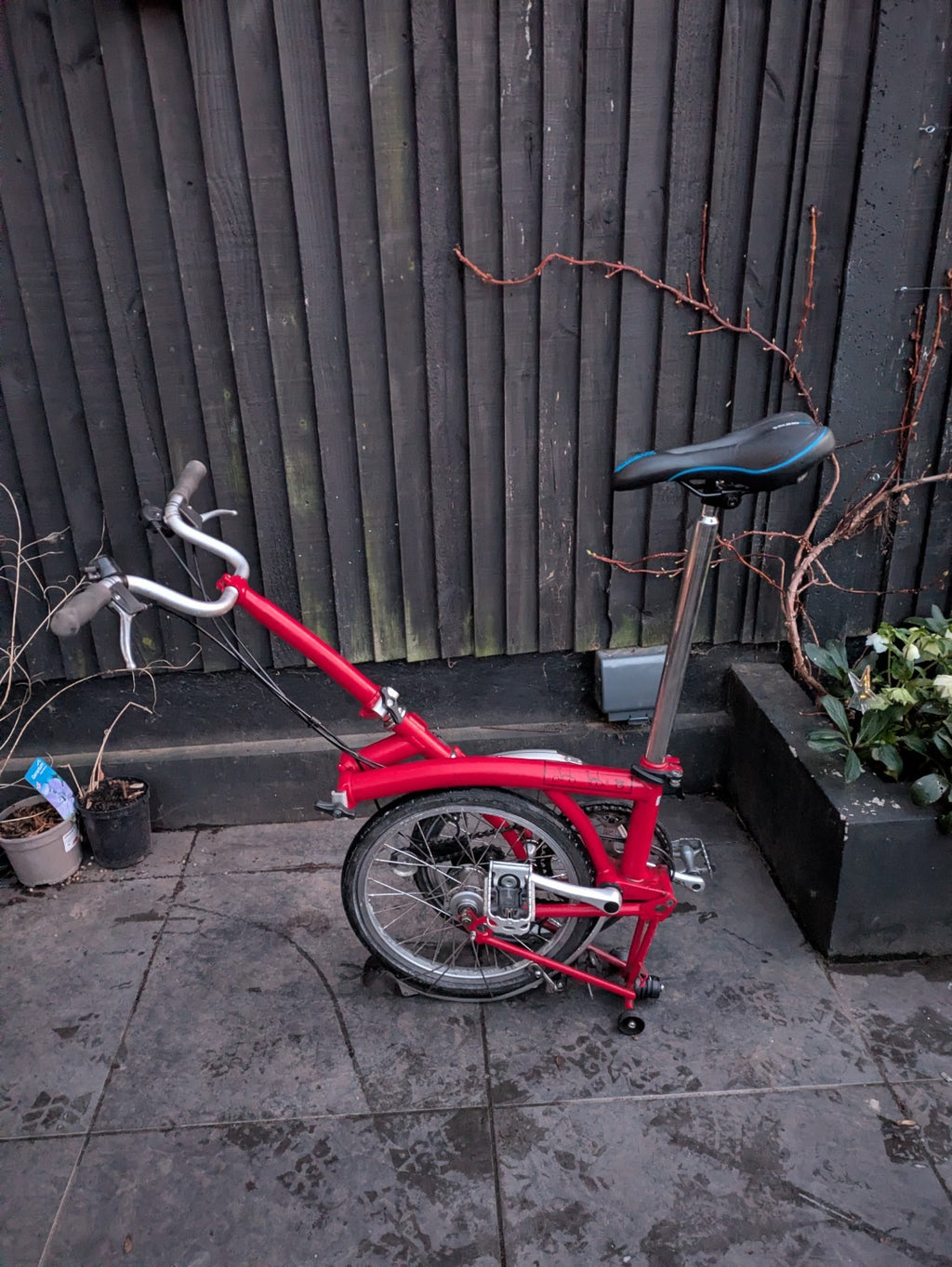 Brompton - 3 gears - Red - Good condition and smooth ride
