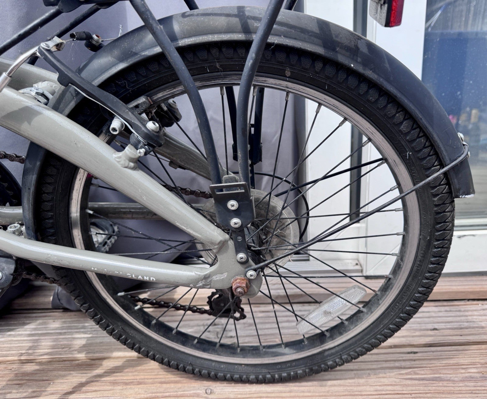 Raleigh Evo Two Folding Bike 20" Aluminium Frame, 7-Speed Rear Rack Stand