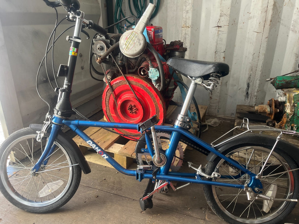 DAHON Folding Bike Ideal Boat Caravan or Motorhome - Metallic Blue