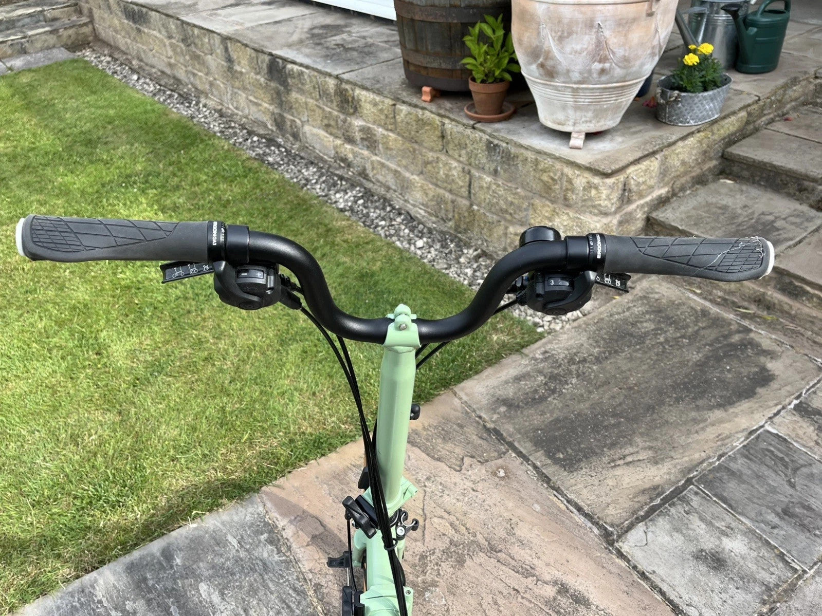 Brompton C Line H6R (6 Speed) folding bicycle - SAGE GREEN (MINT CONDITION)