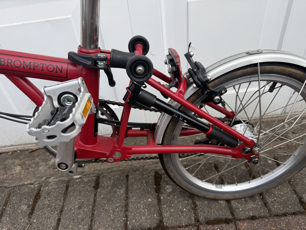 Brompton C Line M6L (6 Speed) folding bicycle - RED 2021 Good Condition