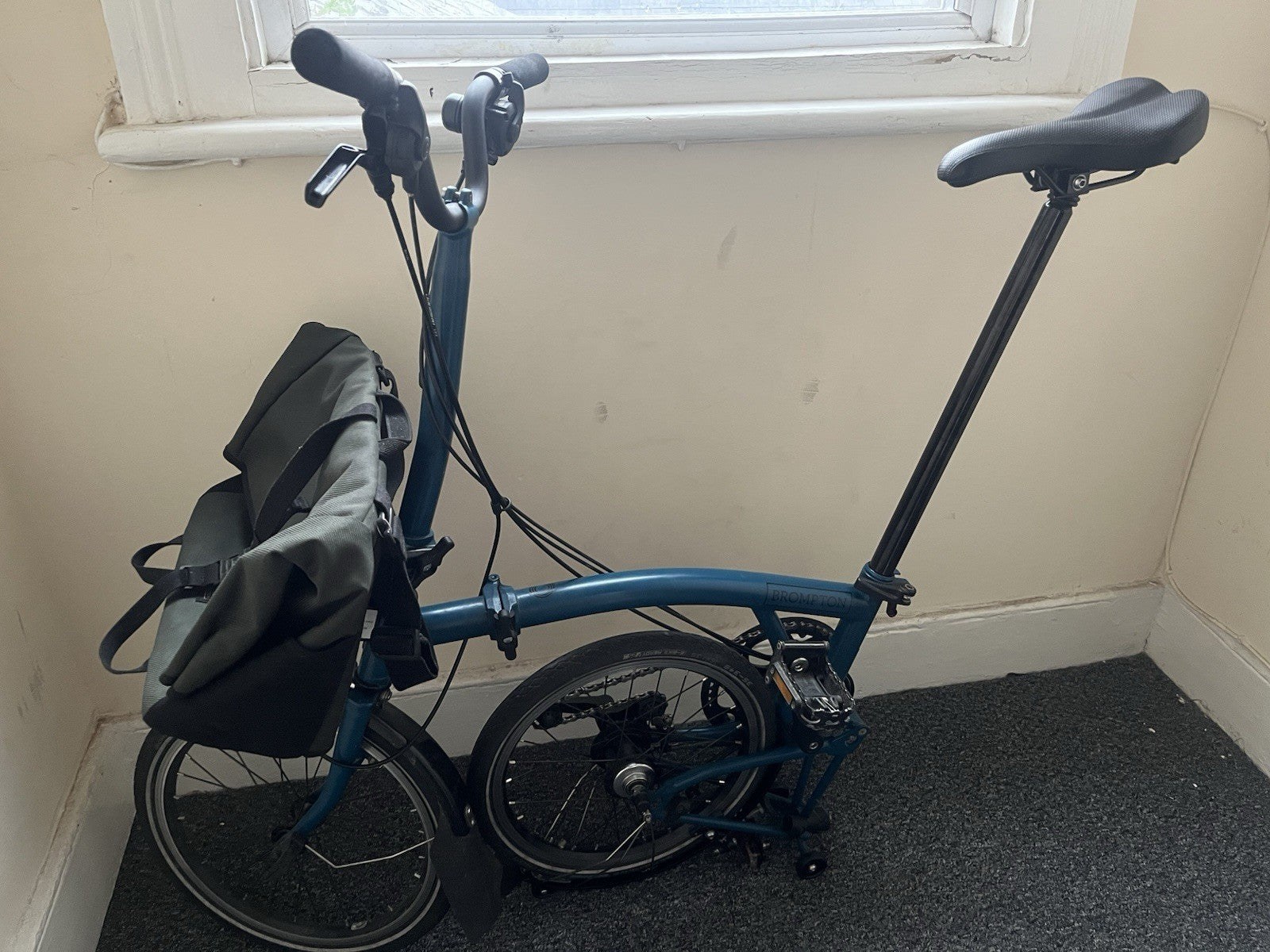 Brompton C Line Folding Bike 6-Speed, Blue, Very Good Condution