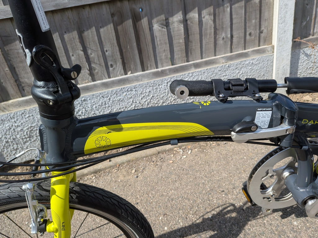 Dahon Mu P27 Folding Bicycle, 27 Gears,20" Wheels,Carry Bag. Warehouse Find.L@@K
