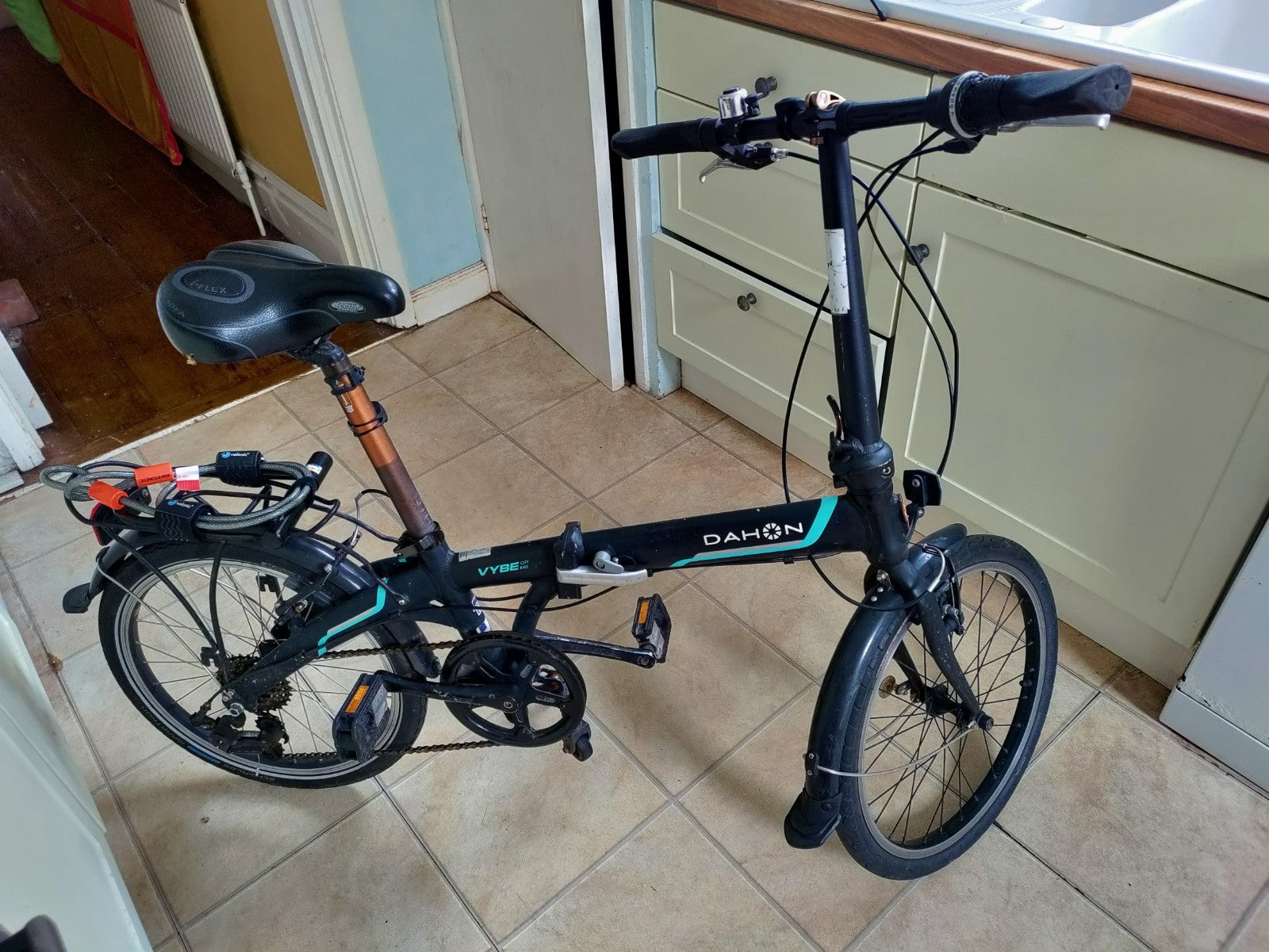 Dahon Vybe D7  -  Folding Bike 20" Wheels
