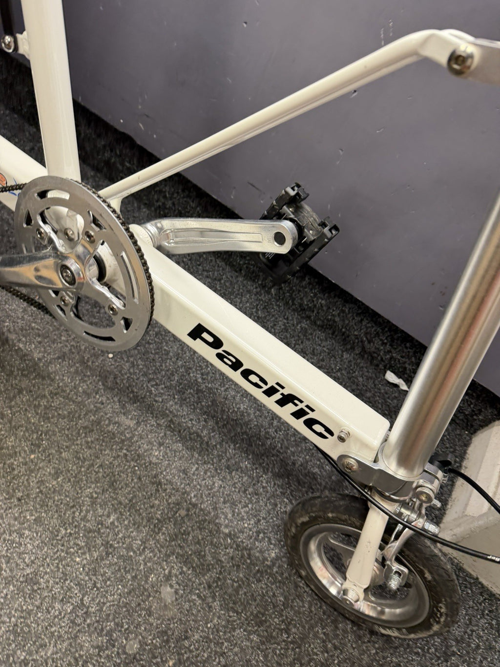 PACIFIC CYCLES CARRYME FOLDING BIKE WITH TRAVEL BAG LIGHTWEIGHT COMPACT COMMUTE
