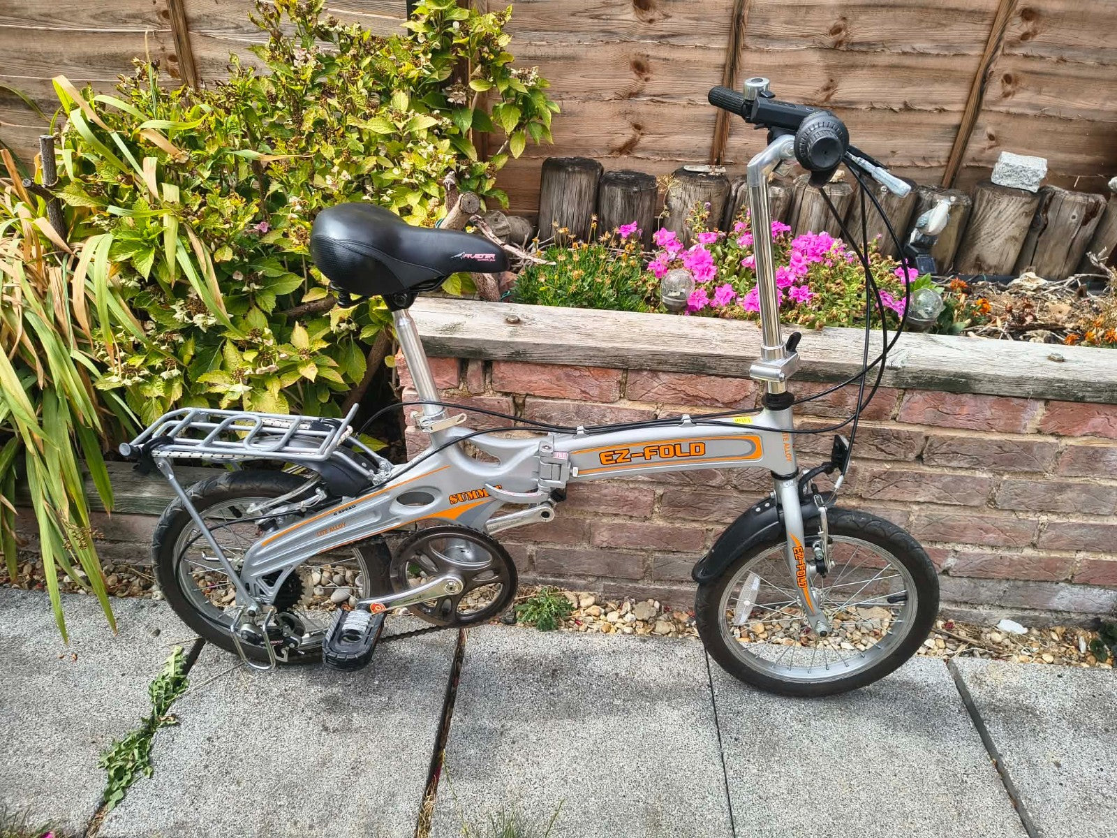 Summit ez-fold folding bike 16" wheels