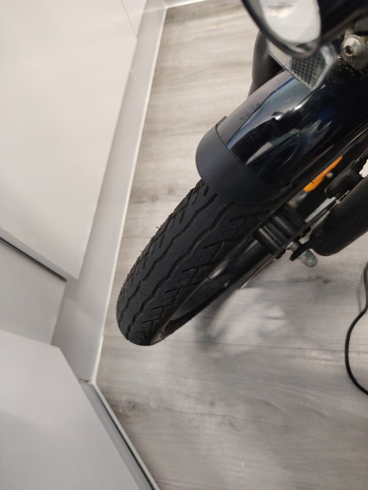 Finbike U3 Pedal Assist Commuter Bike 350W Motor 15.5mph