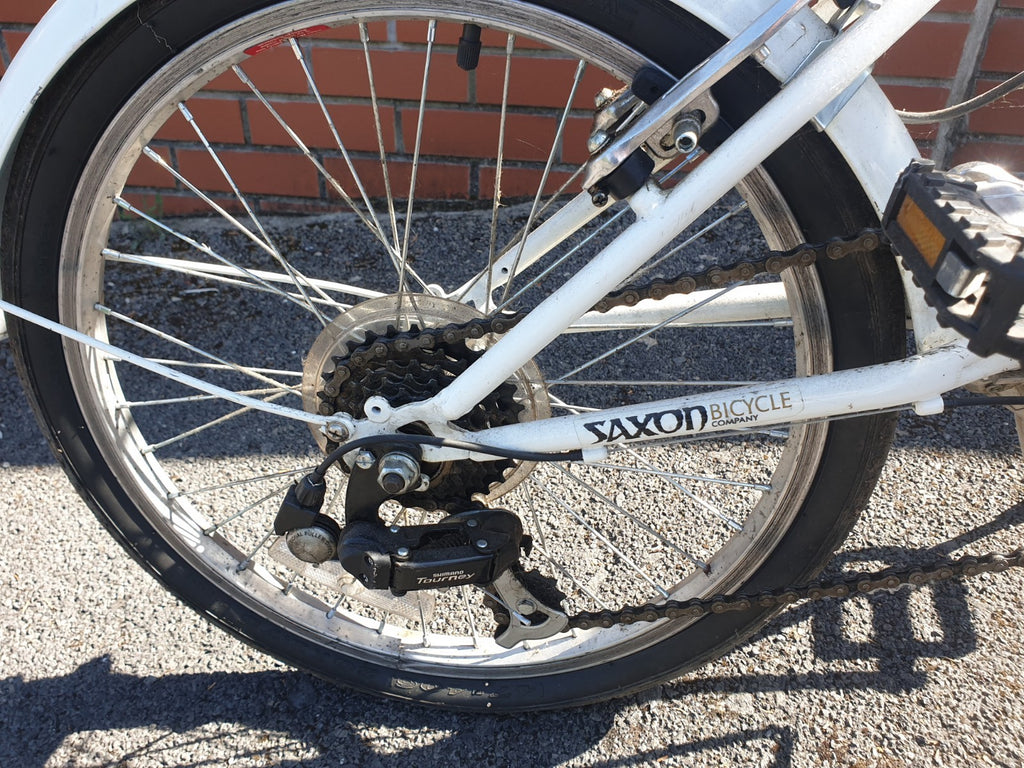 Saxon 6 speed folding bike in excellent condition