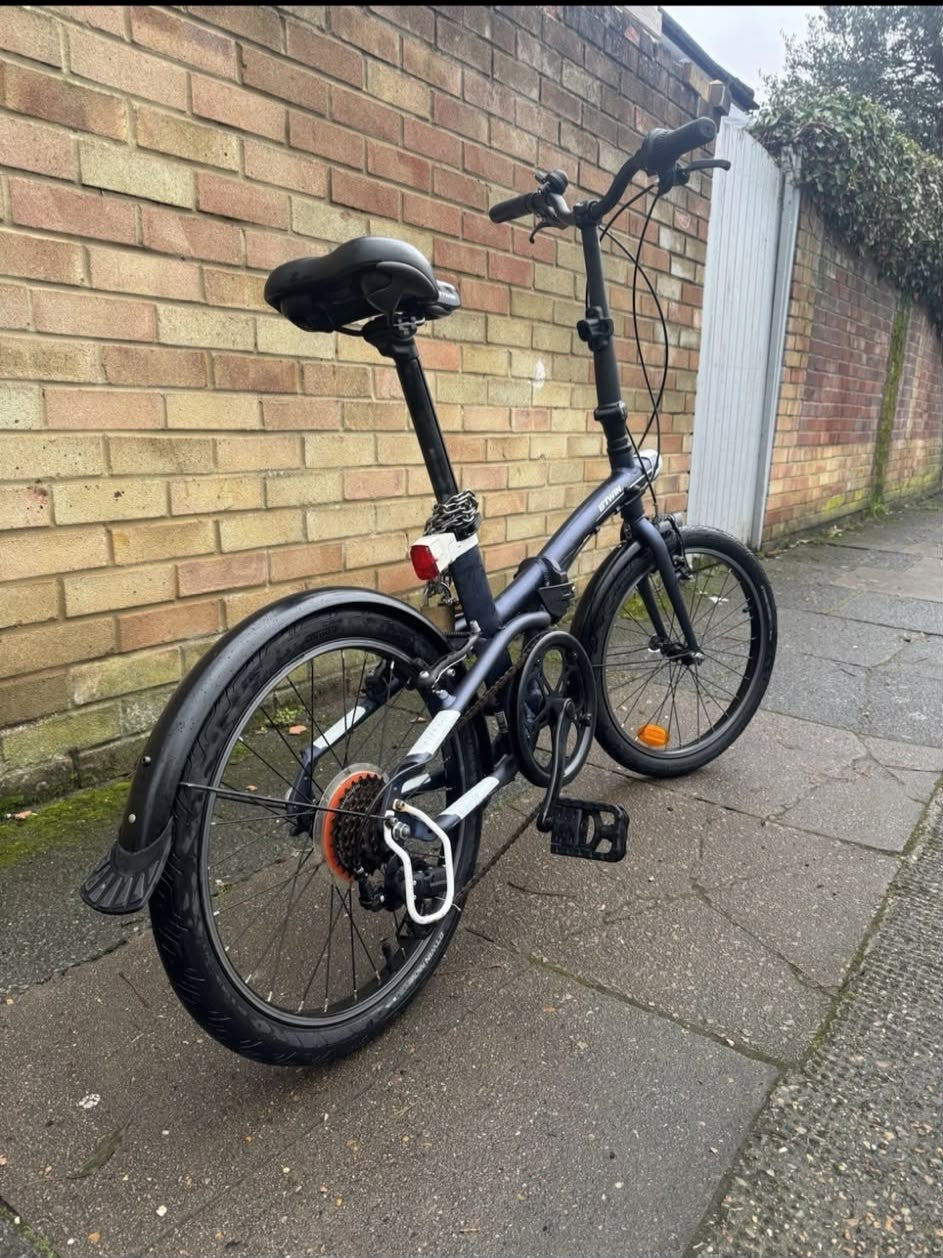BTWIN Folding Bike 20″ | Urban Commuter Bicycle | 6-Speed Bike | Great for City