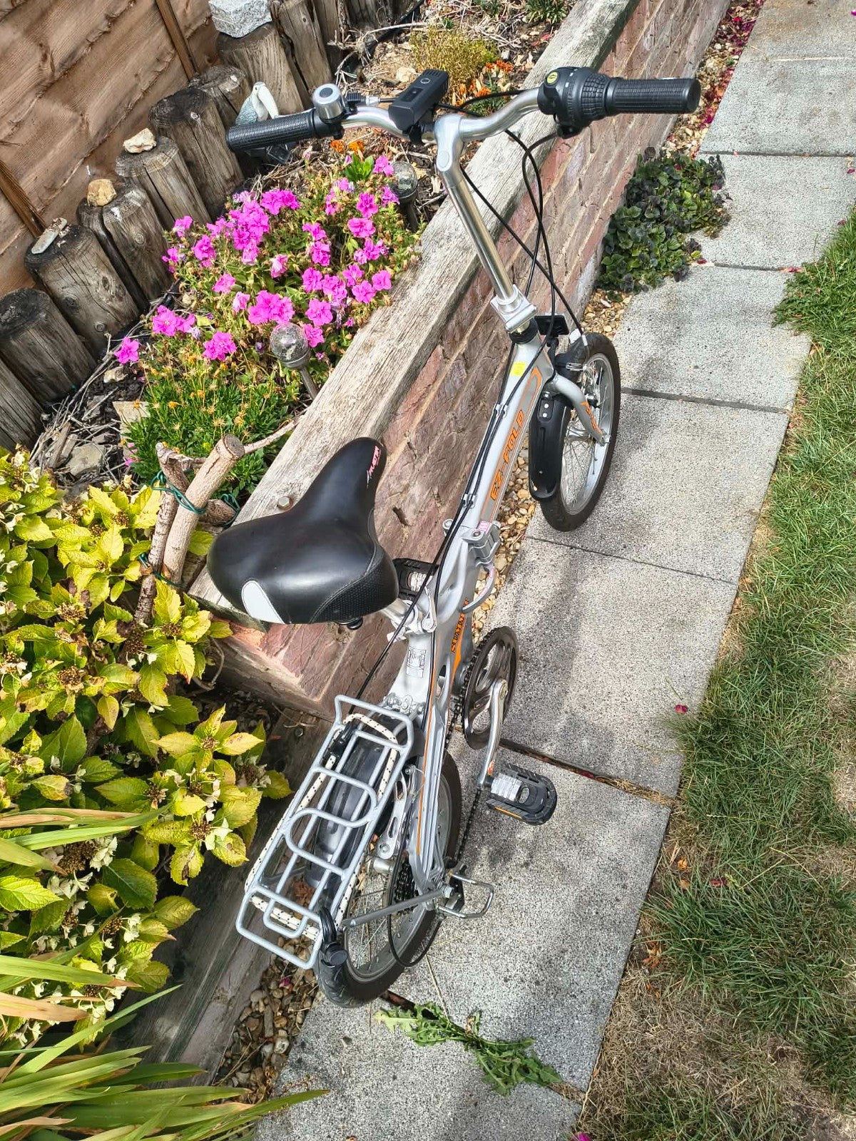 Summit ez-fold folding bike 16" wheels