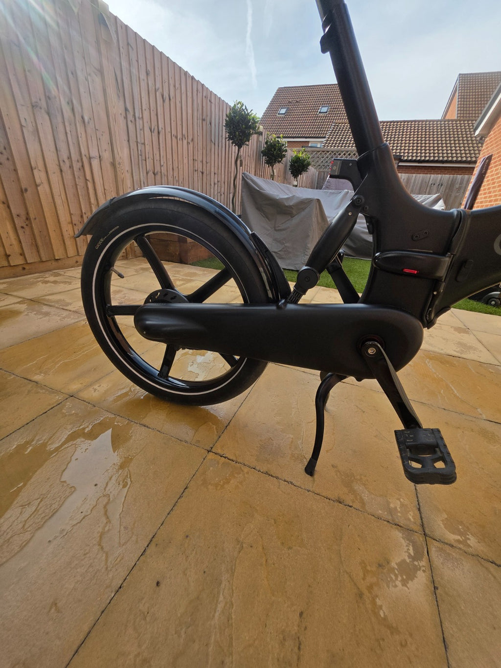 Gocycle G4 Bike with travel case
