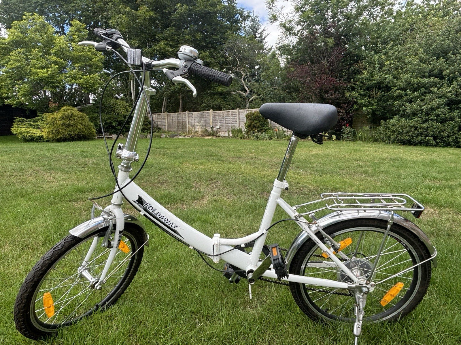 Tiger Foldaway White Unisex Folding Bike. Great Condition.