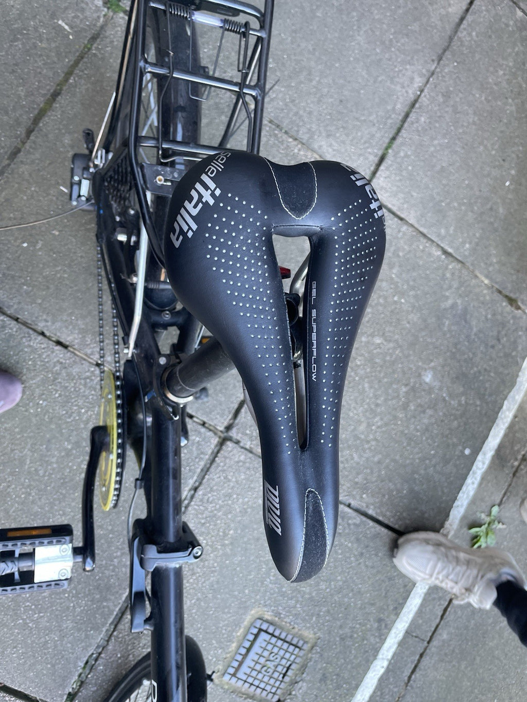 Dahon Vybe D7 Folding Bike Black/Blue With 2 Selle Italia Saddles