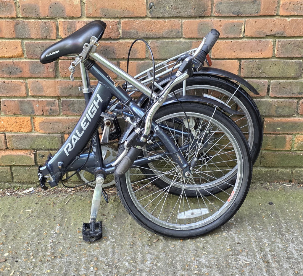Raleigh EVO 7SP Folding Bike, Aluminum Frame, 20" Wheels, 7 Speed