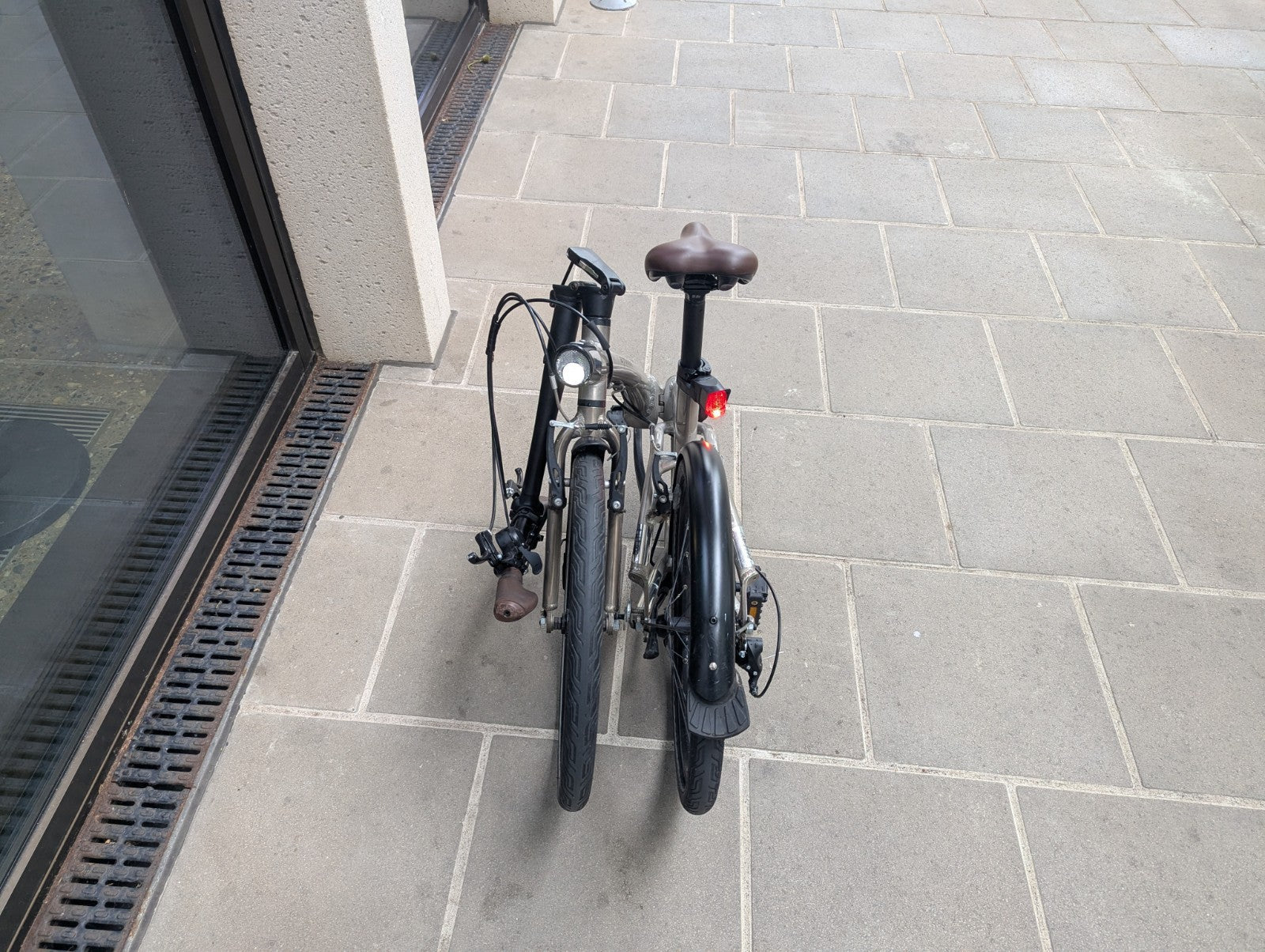 BTWIN Tilt 900 Folding Bike 9-Speed Shimano Sora, Lightweight Aluminium Frame