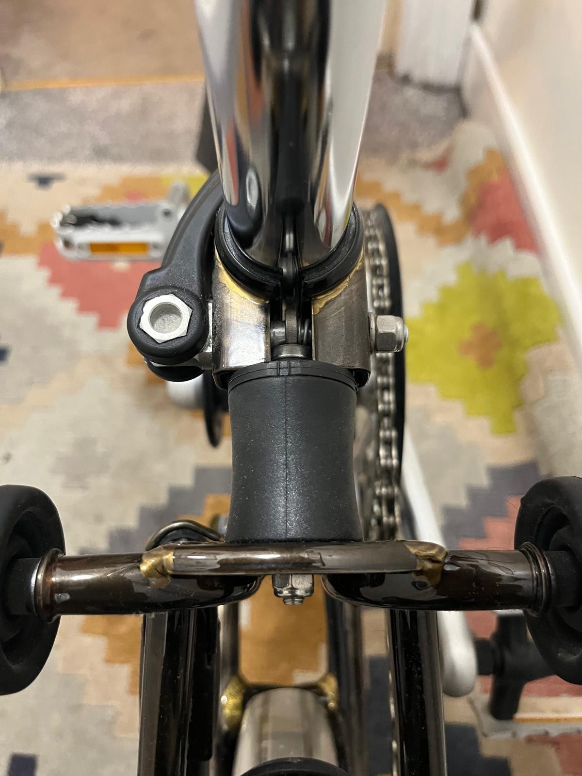 Brompton C Line Mk5, 3-Speed, Mid Handlebars + Swytch Kit – Black, Bare