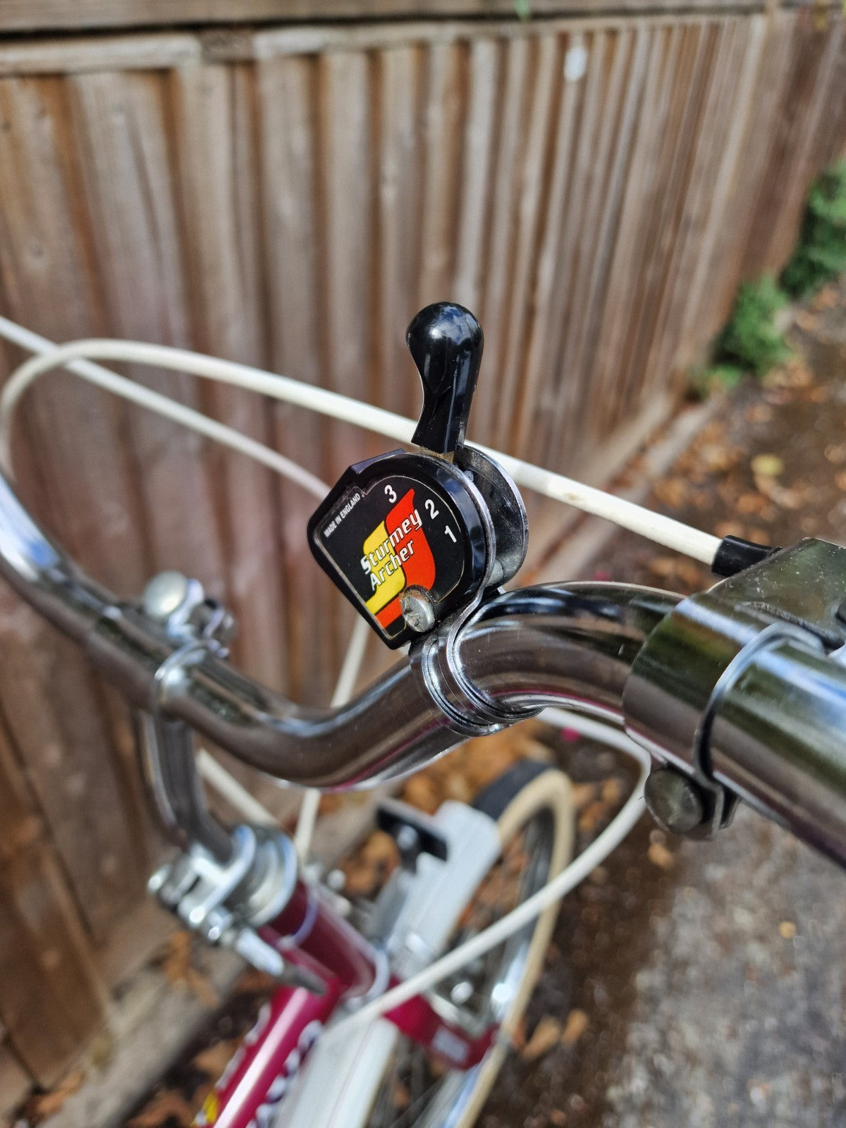 UNIVERSAL STOWAWAY 3 Vintage Folding Burgundy Bike, 3 speed. 20’ wheels,PRESTINE