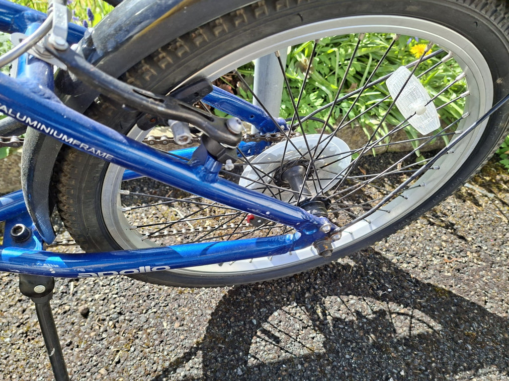Apollo Tuck Folding Bike 20 6-Speed, Excellent Collection Only From LS21 3JA