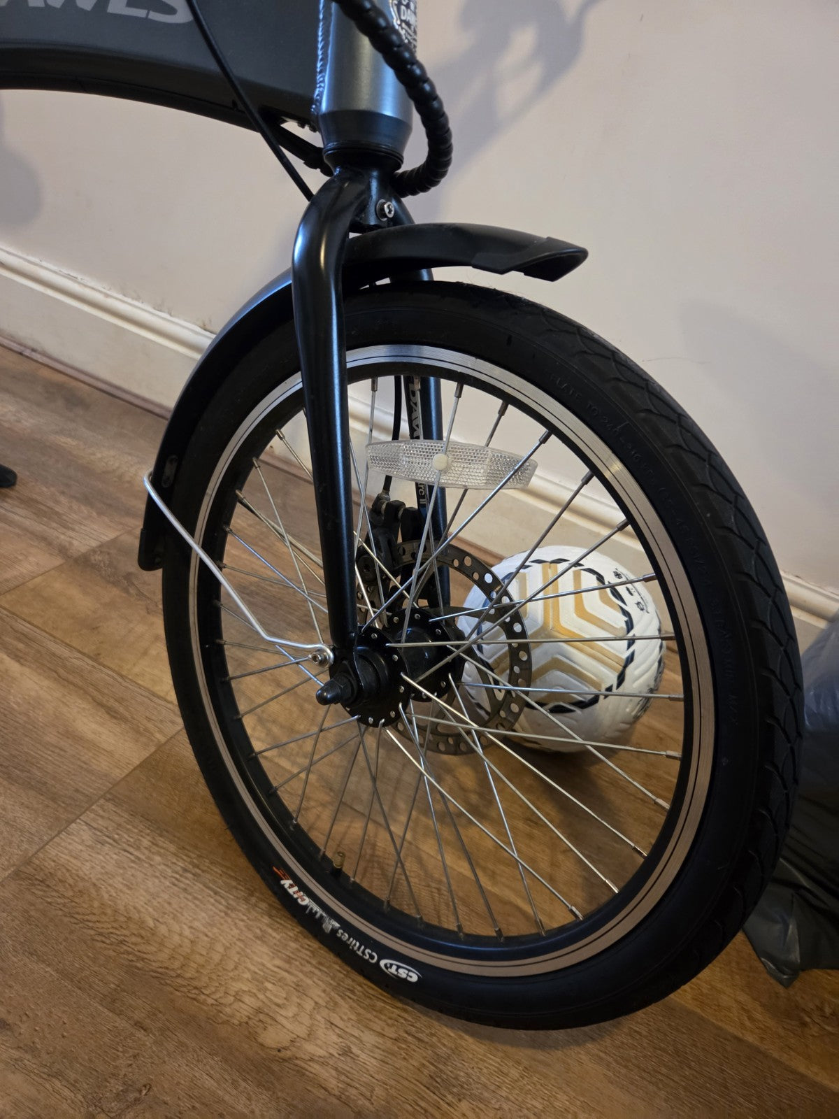DAWES  Folding bike.