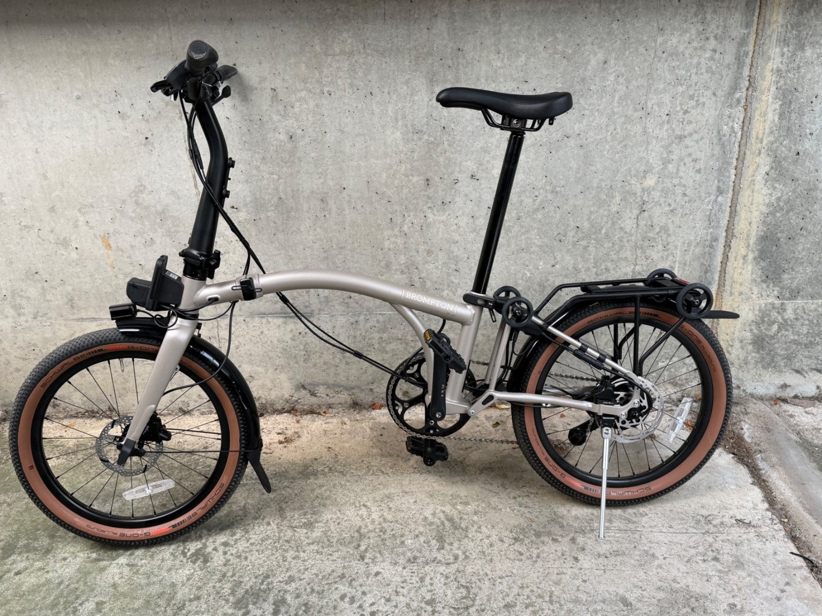 Brompton G Line with Superoll & Handlebar control E-Motiq System 4 speed & extra