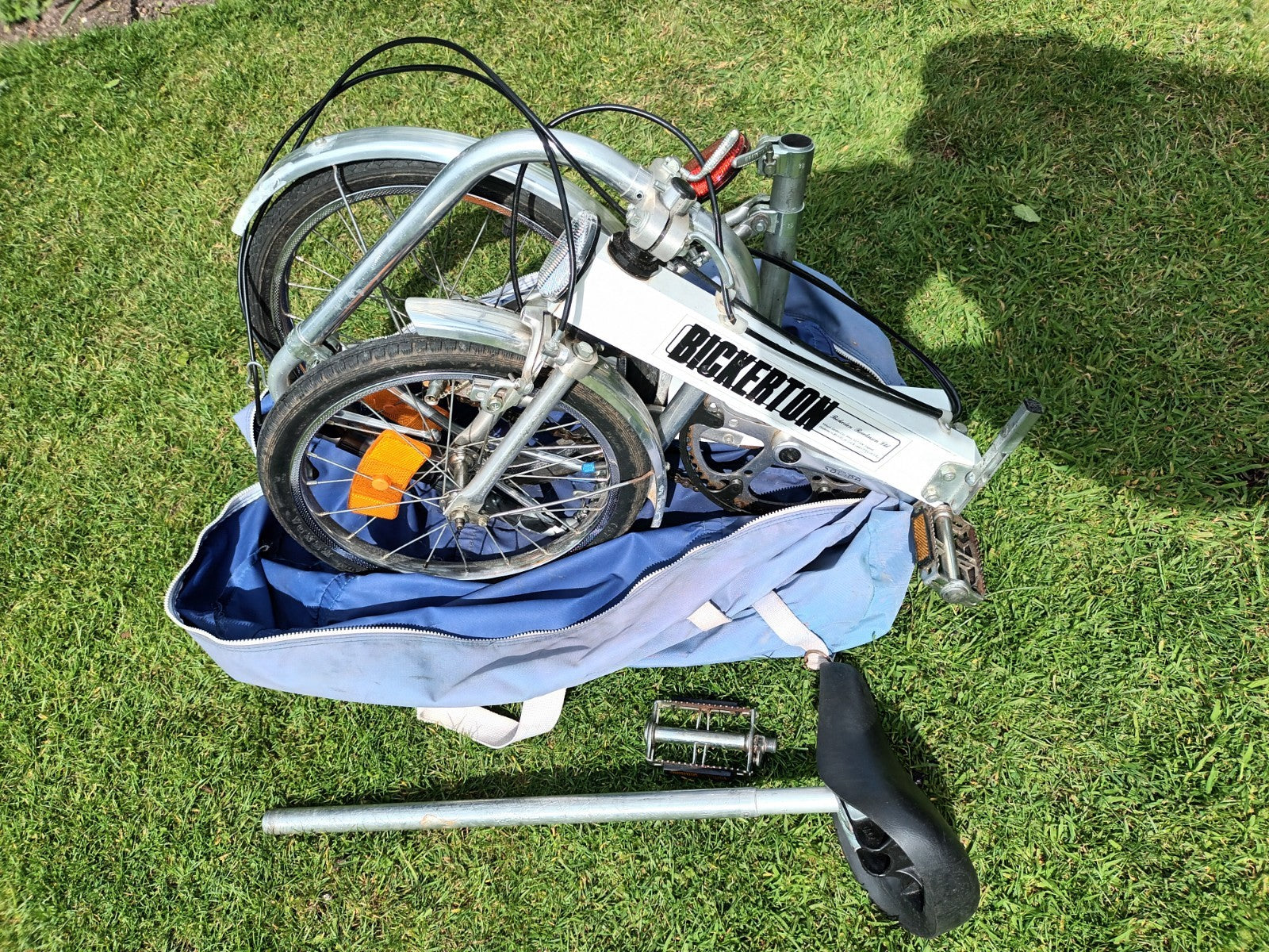 Vintage Bickerton Folding Bike, Good Condition,  White. Rides well + Bag.