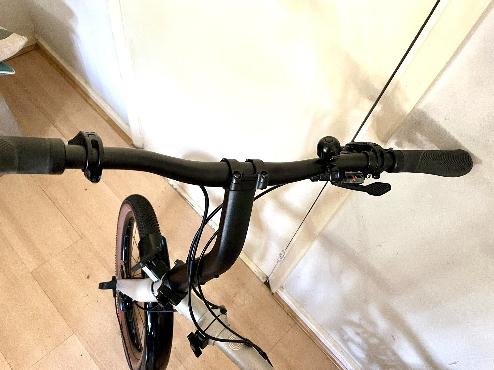Brompton G-Line Traildust White w Mudguards and Rack, 8 Speed, 2025 L