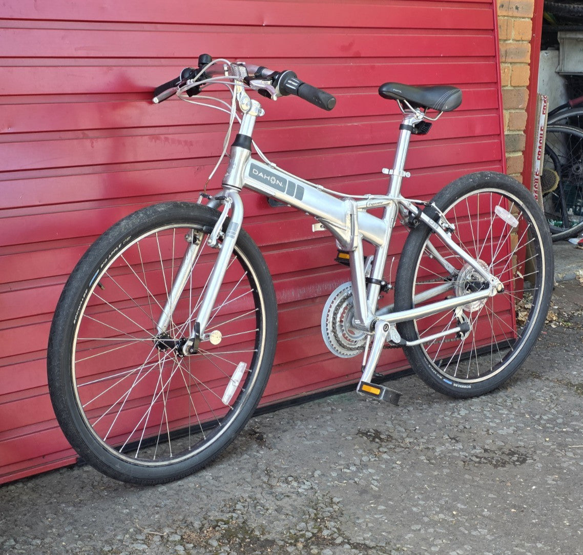 DAHON EXPRESSO FOLD UP FOLDING BIKE (42cm FRAME SIZE w/ 26" WHEELS) VG CONDITION