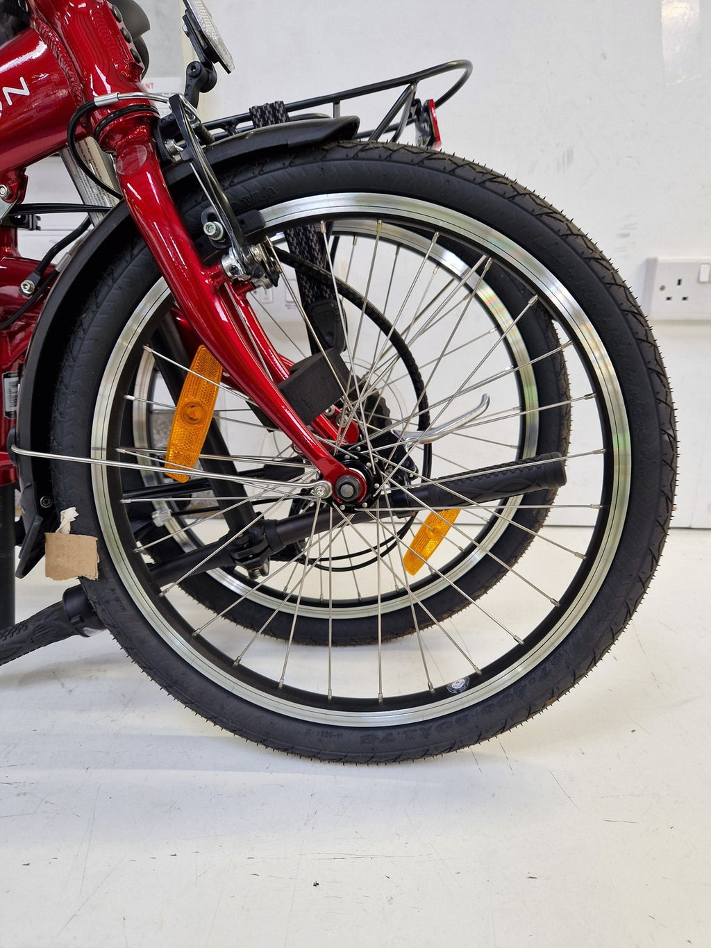 Dahon Vybe D7 Folding Bike 20in Aluminium 7 Speed Commuter - Red (Used/Scuffs)