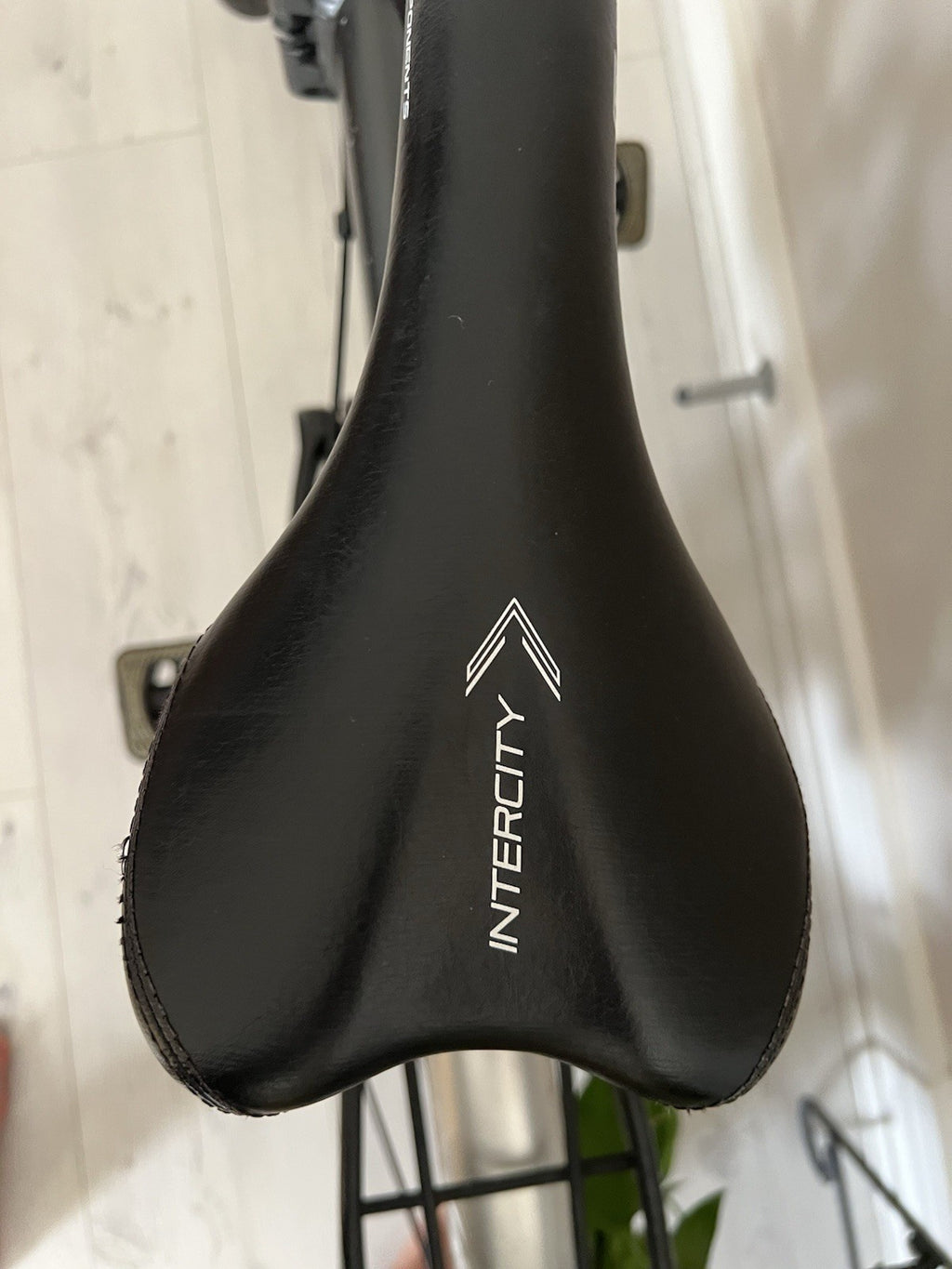Carrera Intercity 20in Aluminium Folding Bike 8-Speed Rack Mudguards V-Brake